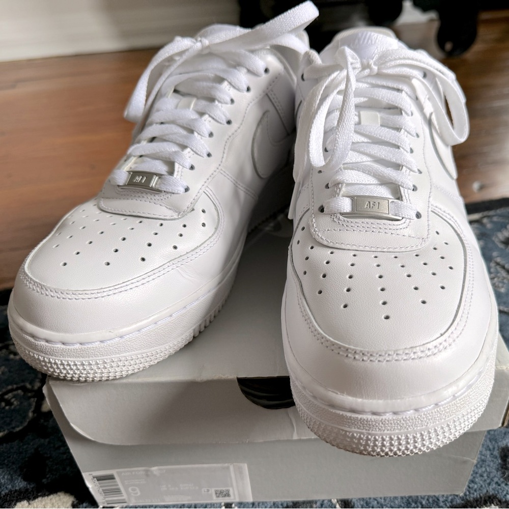 Nike Air Force 1 ‘07 white men’s size 9